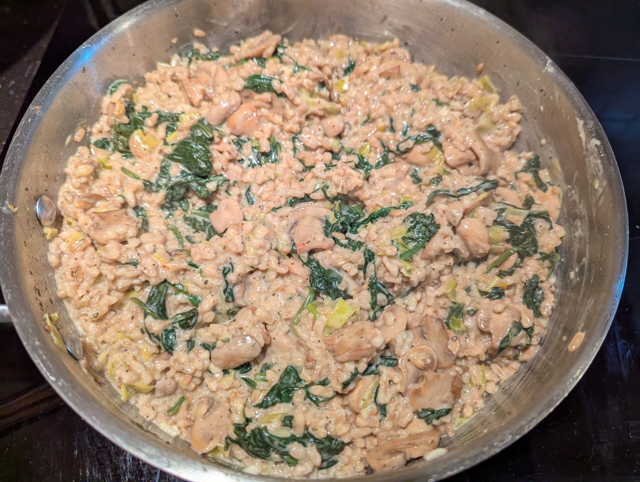 Creamy Spinach, Mushroom, and Leek Oat “Risotto”